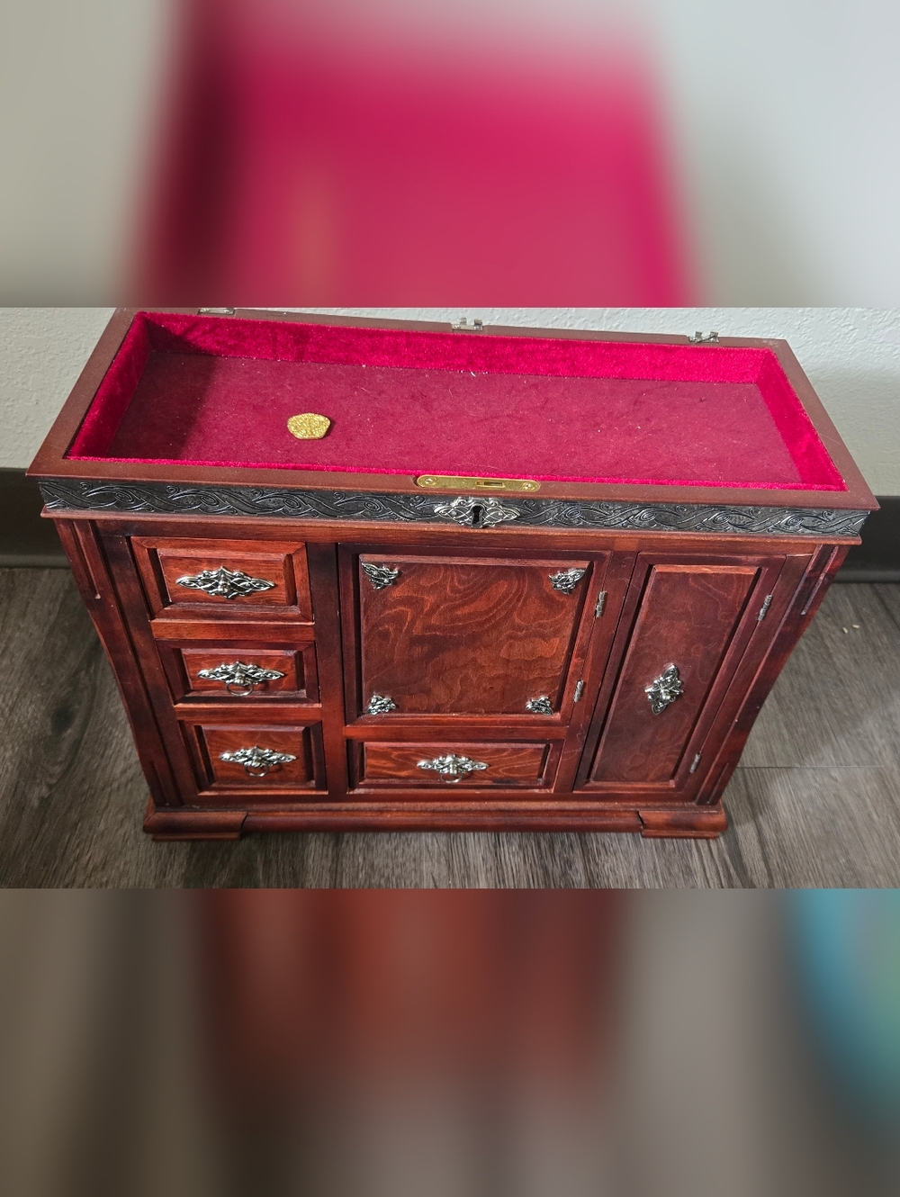 Middle Earth Jewelry Box With Elven Accents